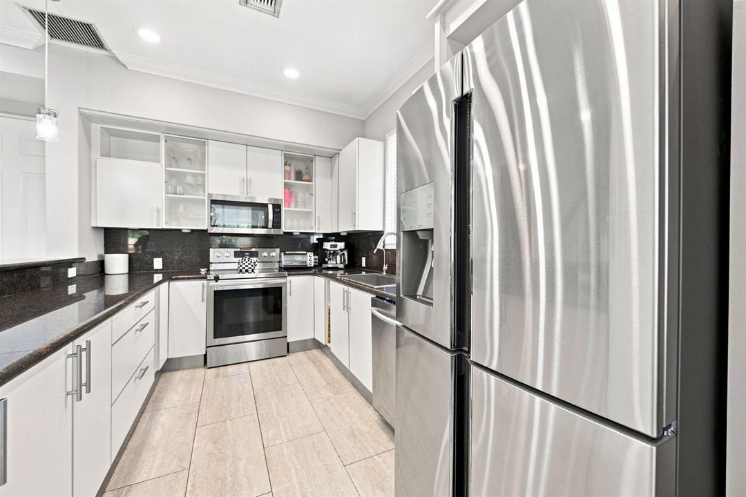 15-web-or-mls-633-ne-11th-ave-2