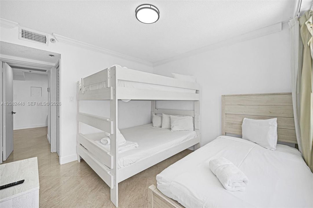 En Venta: $522,000 (2 camas, 2 baños, 960 Pies cuadrados)