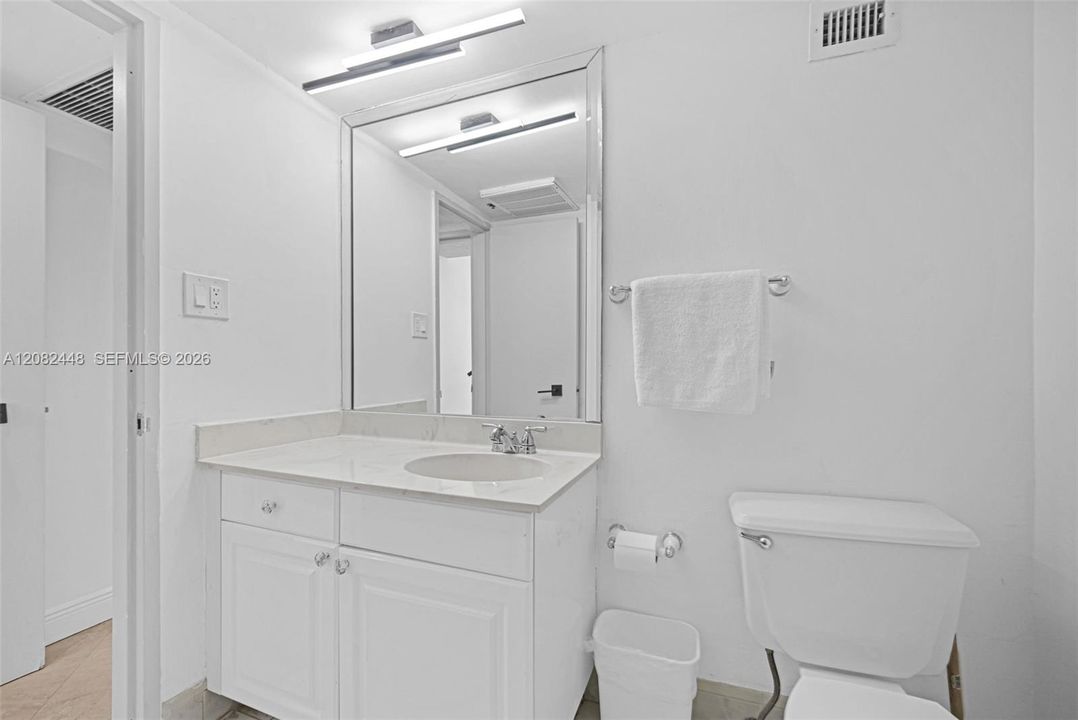 En Venta: $522,000 (2 camas, 2 baños, 960 Pies cuadrados)