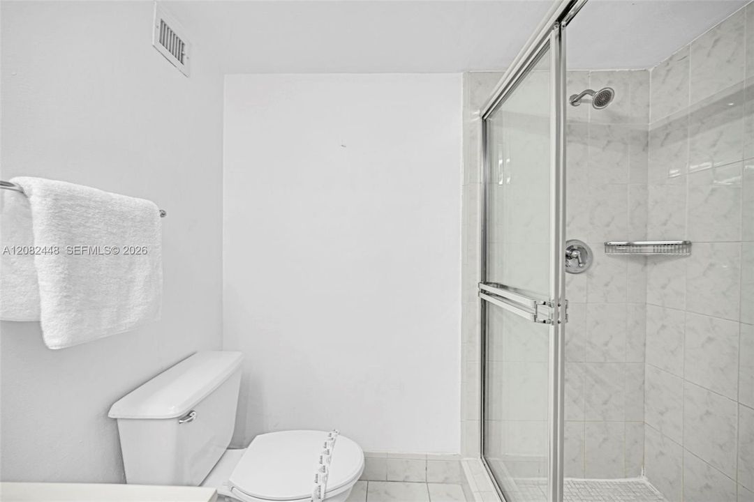 En Venta: $522,000 (2 camas, 2 baños, 960 Pies cuadrados)