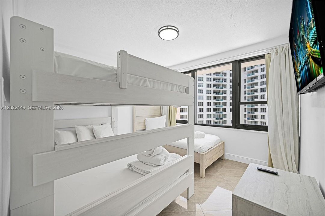 En Venta: $522,000 (2 camas, 2 baños, 960 Pies cuadrados)