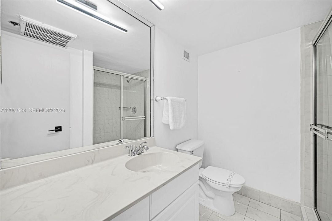 En Venta: $522,000 (2 camas, 2 baños, 960 Pies cuadrados)