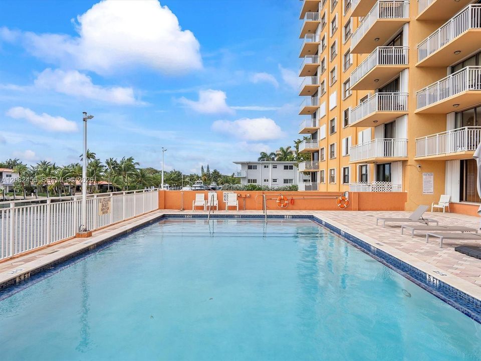 En Venta: $250,000 (2 camas, 2 baños, 1190 Pies cuadrados)