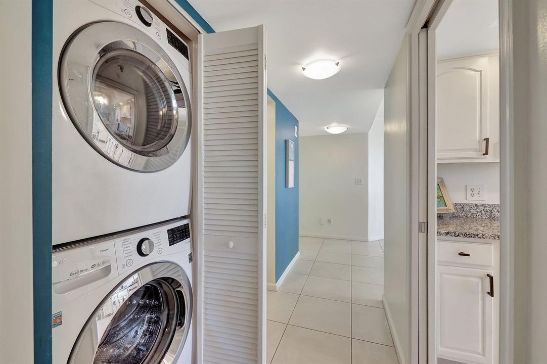 FULL SIZE WASHER DRYER