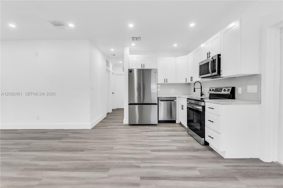 En Venta: $515,000 (4 camas, 2 baños, 1130 Pies cuadrados)