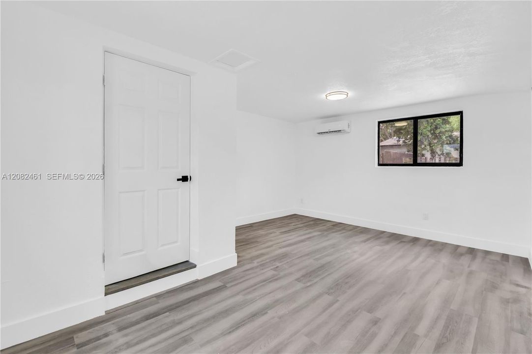 En Venta: $515,000 (4 camas, 2 baños, 1130 Pies cuadrados)