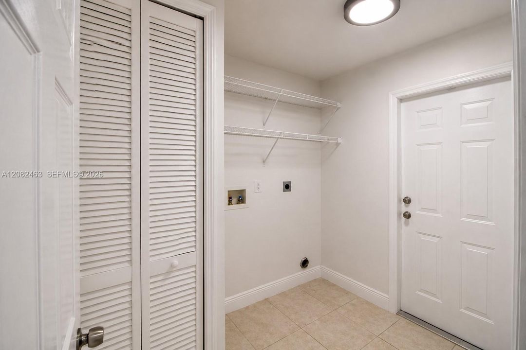 For Sale: $469,000 (3 beds, 2 baths, 1577 Square Feet)