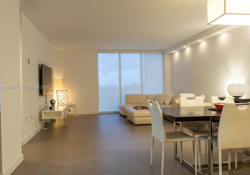 For Sale: $1,160,000 (2 beds, 2 baths, 1056 Square Feet)