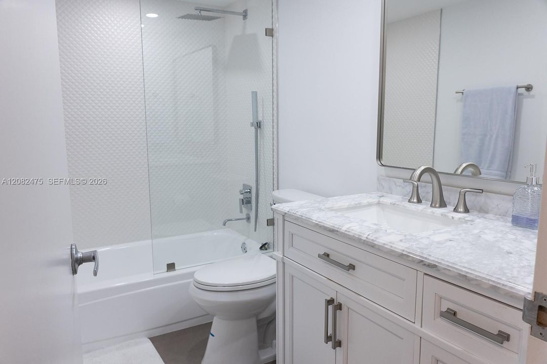 For Sale: $1,160,000 (2 beds, 2 baths, 1056 Square Feet)