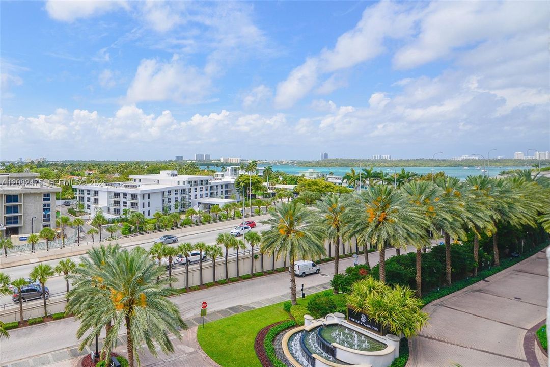 For Sale: $1,160,000 (2 beds, 2 baths, 1056 Square Feet)
