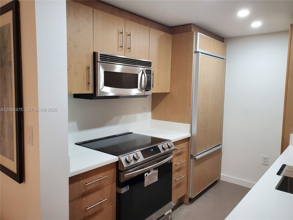 For Sale: $1,160,000 (2 beds, 2 baths, 1056 Square Feet)