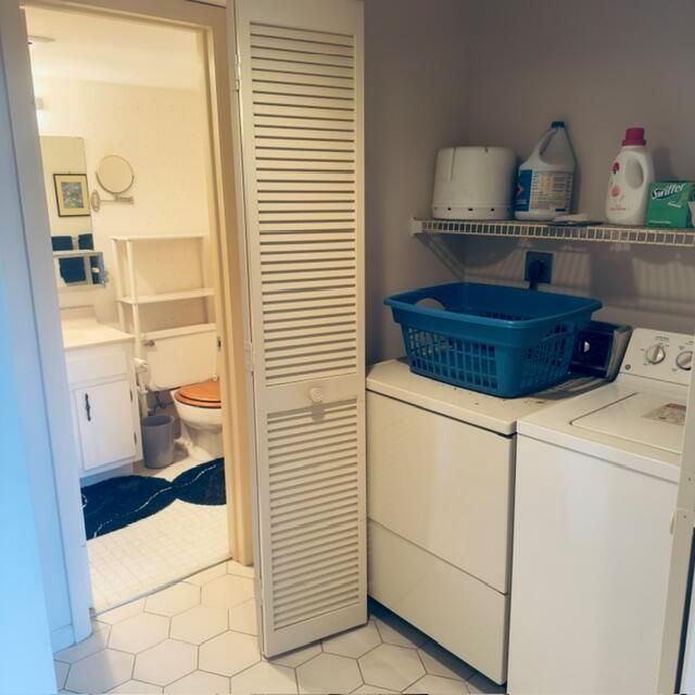 Washer and Dryer in Unit