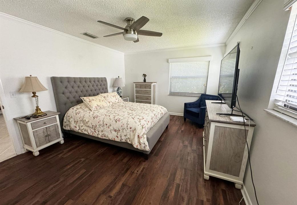 Large Bedroom