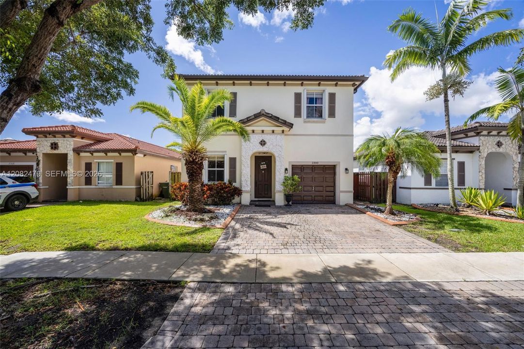 For Sale: $499,000 (4 beds, 2 baths, 2007 Square Feet)