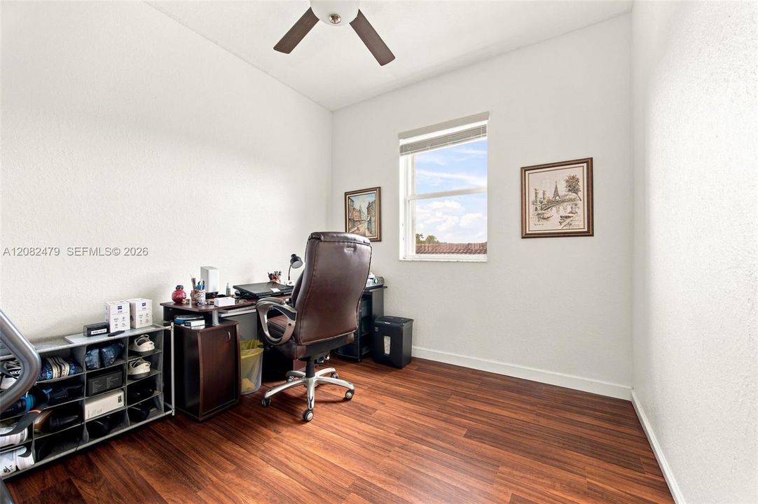 For Sale: $499,000 (4 beds, 2 baths, 2007 Square Feet)