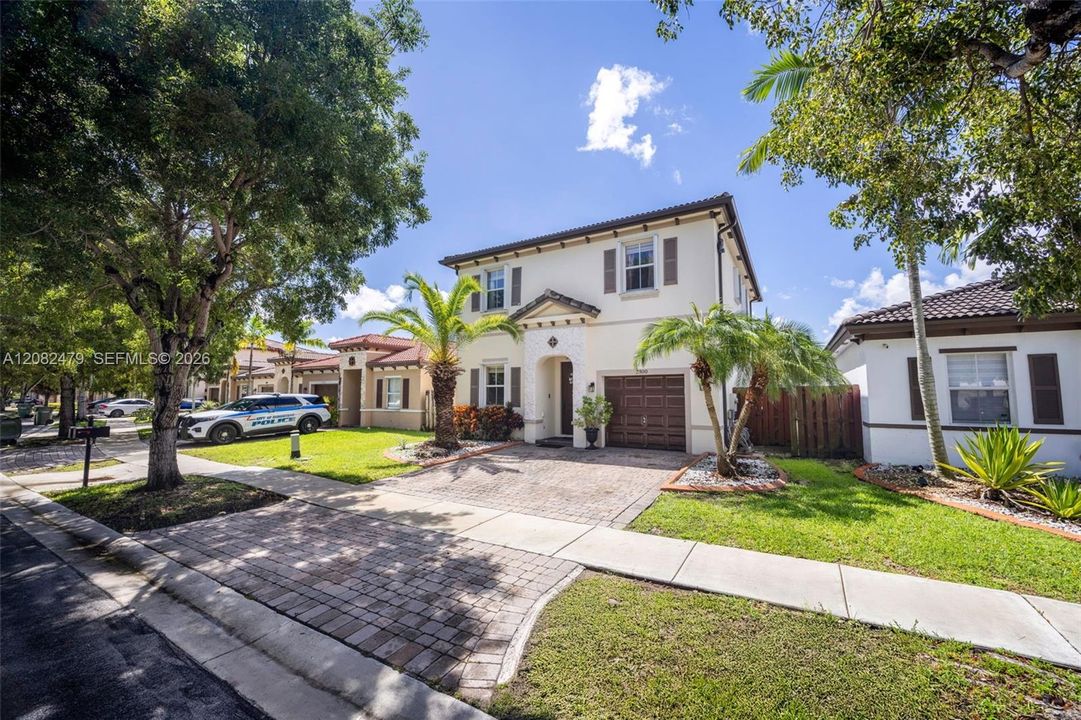 For Sale: $499,000 (4 beds, 2 baths, 2007 Square Feet)