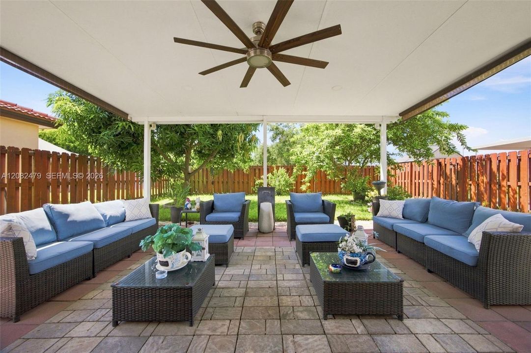 For Sale: $499,000 (4 beds, 2 baths, 2007 Square Feet)