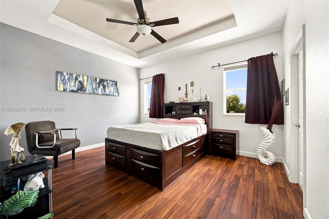 For Sale: $499,000 (4 beds, 2 baths, 2007 Square Feet)