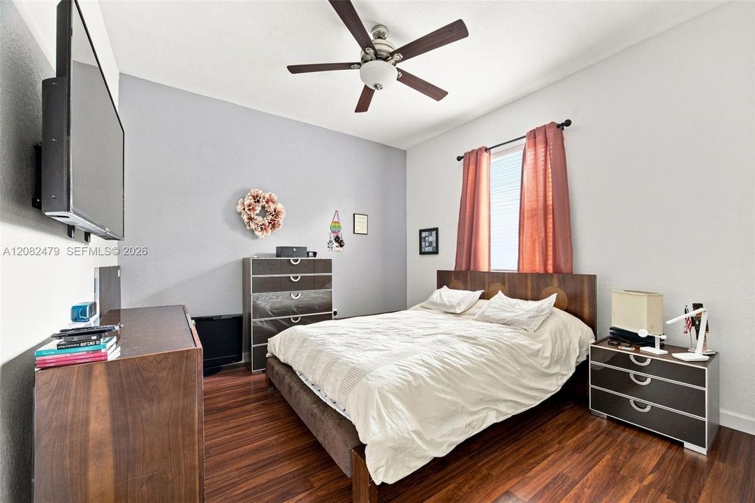 For Sale: $499,000 (4 beds, 2 baths, 2007 Square Feet)