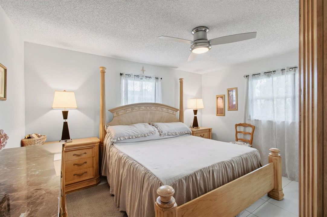 Mainbedroom