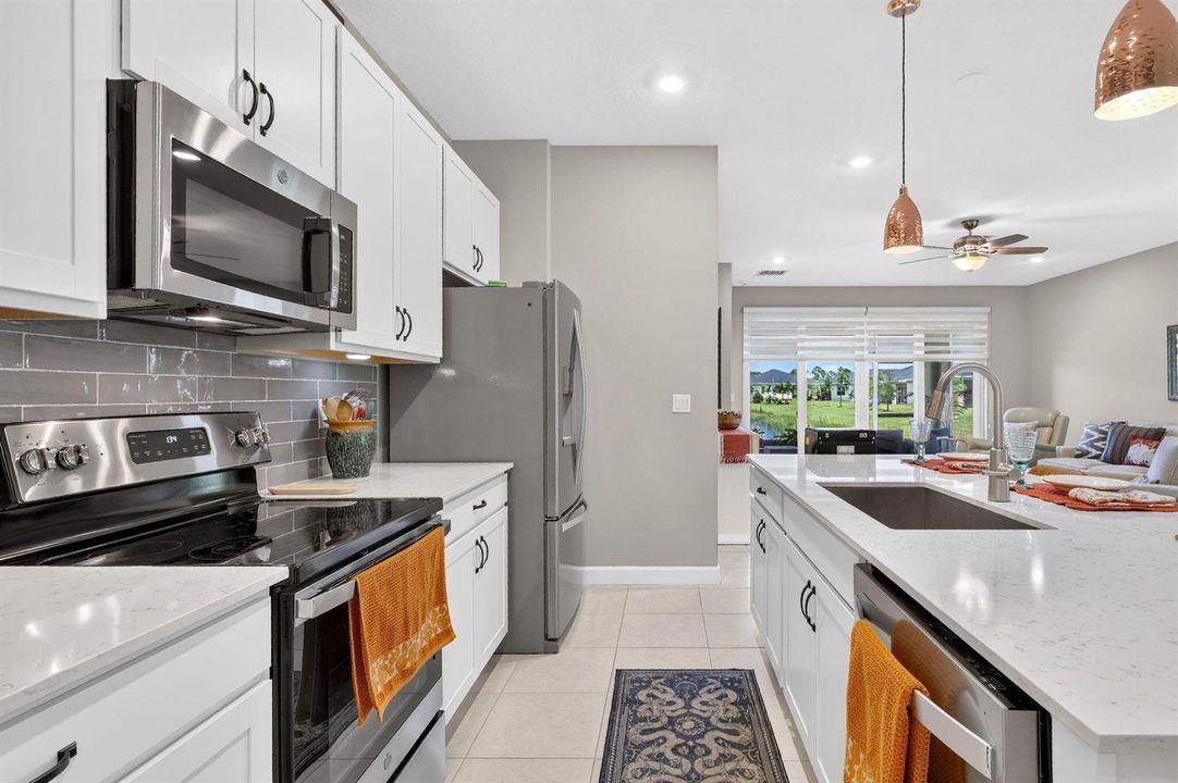 2048 kichen with water views