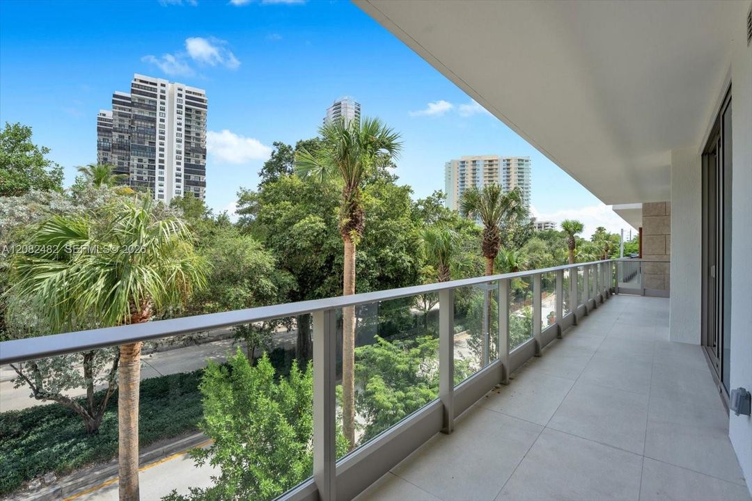 For Rent: $12,500 (3 beds, 3 baths, 1652 Square Feet)