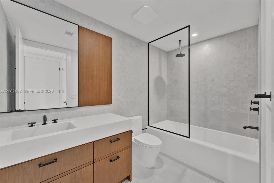 For Rent: $12,500 (3 beds, 3 baths, 1652 Square Feet)