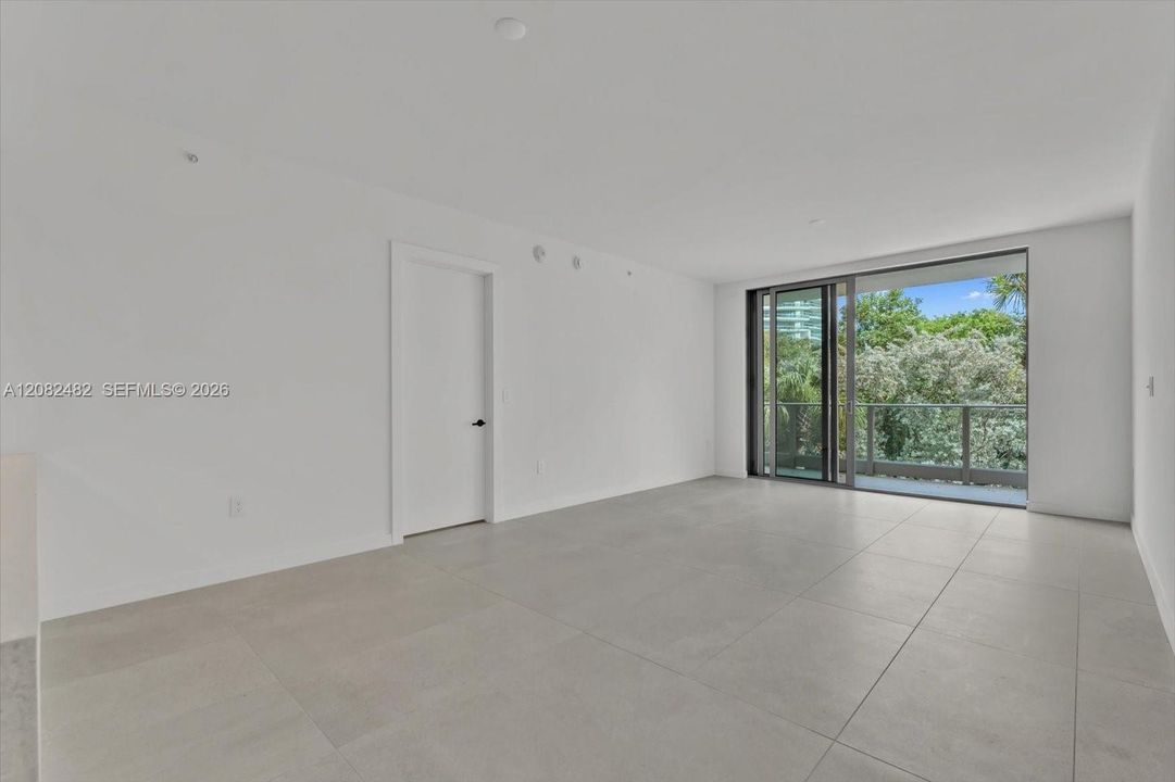 For Rent: $12,500 (3 beds, 3 baths, 1652 Square Feet)
