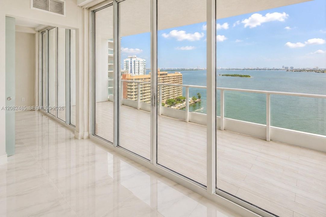 En Venta: $1,795,000 (3 camas, 3 baños, 1679 Pies cuadrados)