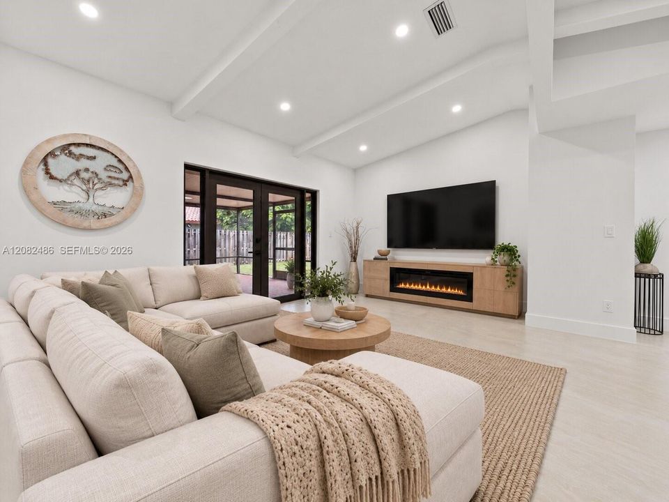 For Sale: $810,000 (4 beds, 2 baths, 1912 Square Feet)