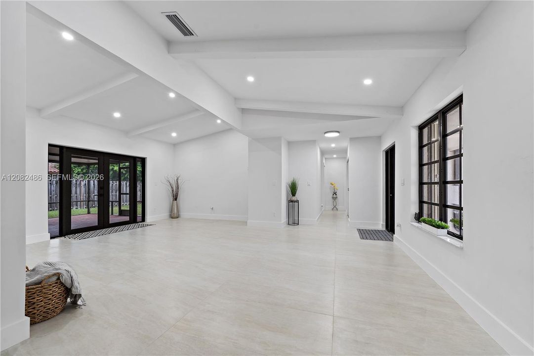 For Sale: $810,000 (4 beds, 2 baths, 1912 Square Feet)
