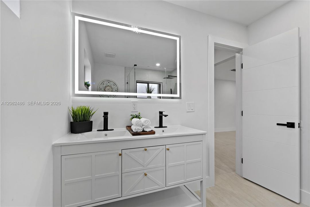 For Sale: $810,000 (4 beds, 2 baths, 1912 Square Feet)