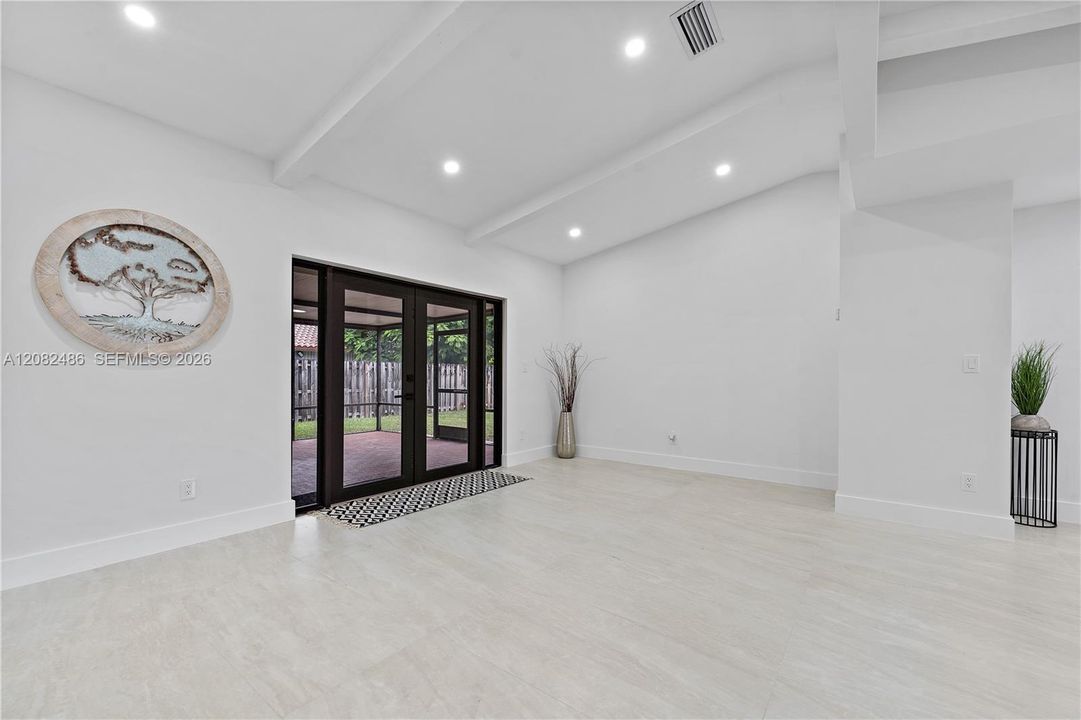 For Sale: $810,000 (4 beds, 2 baths, 1912 Square Feet)