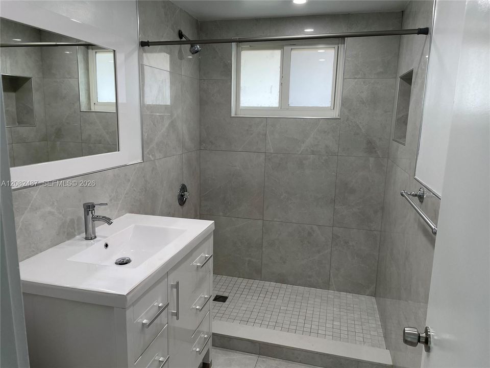 En Renta: $4,500 (3 camas, 1 baños, 1646 Pies cuadrados)