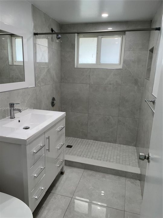 En Renta: $4,500 (3 camas, 1 baños, 1646 Pies cuadrados)