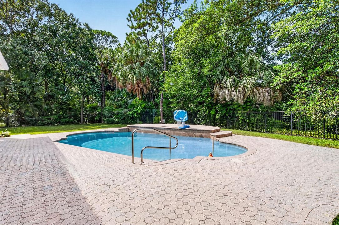 avalon-pool-to-update (1)