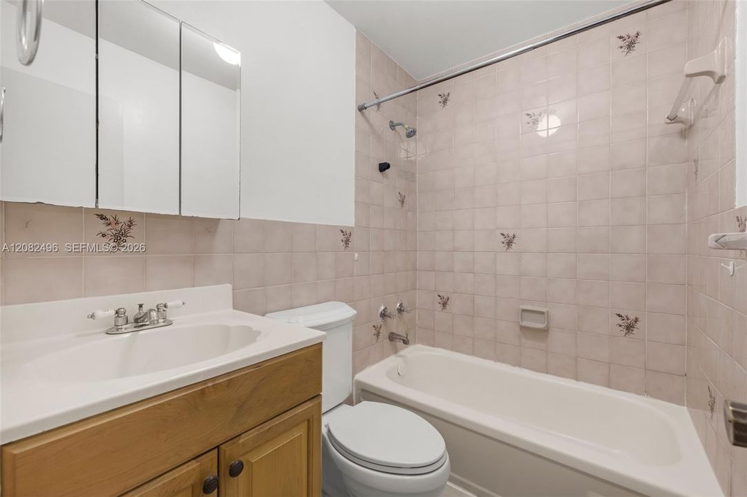 For Rent: $2,850 (3 beds, 2 baths, 1163 Square Feet)