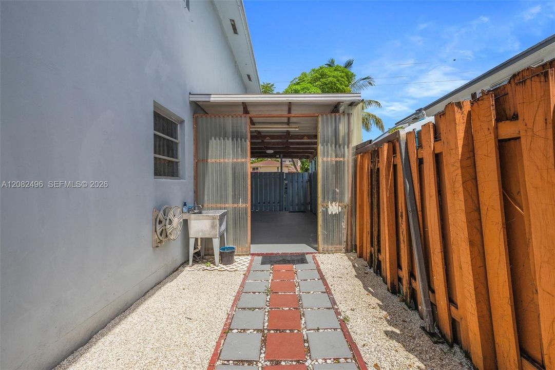 For Rent: $2,850 (3 beds, 2 baths, 1163 Square Feet)