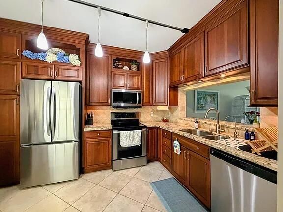 Stainless appliances