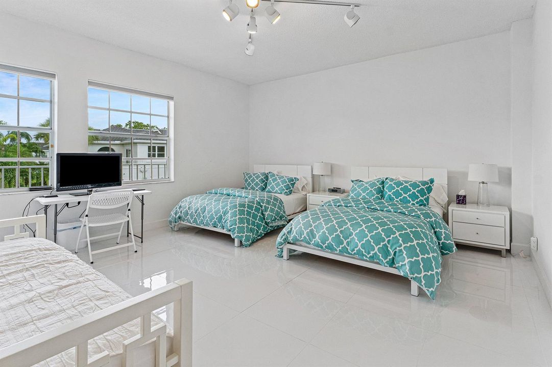 2nd Bedroom