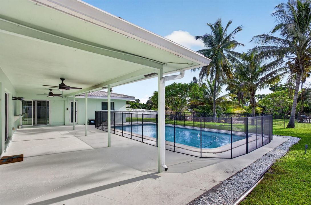 Patio, Pool, Yard, Water