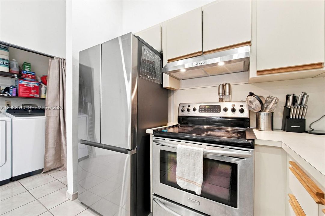 En Venta: $559,900 (3 camas, 2 baños, 1386 Pies cuadrados)