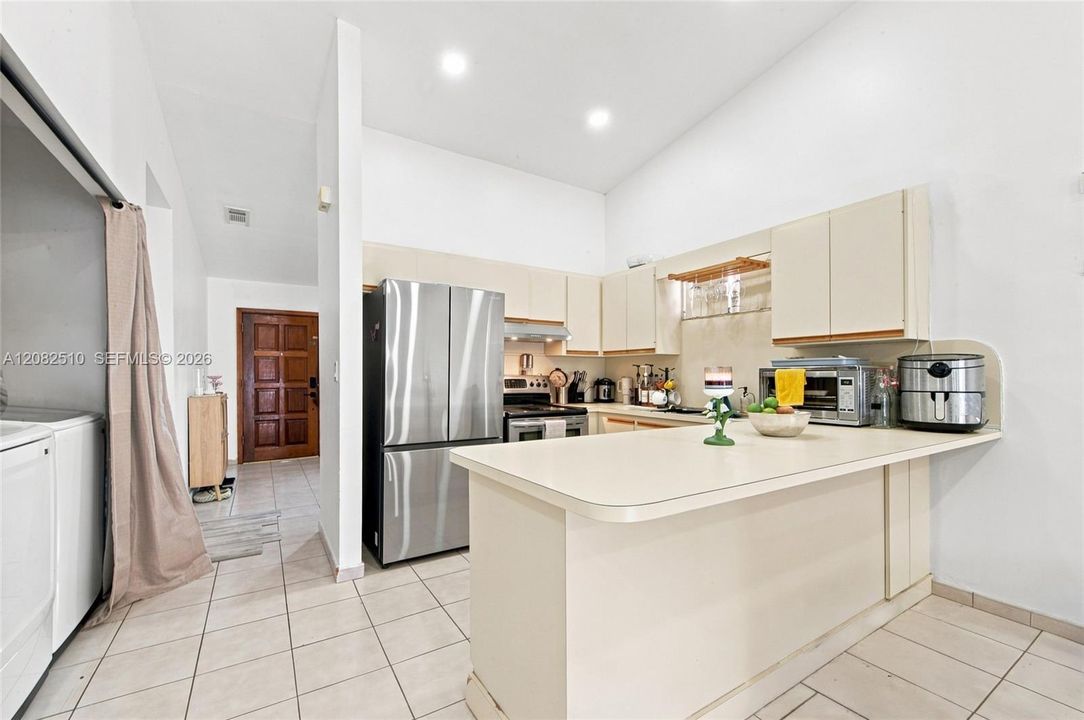 En Venta: $559,900 (3 camas, 2 baños, 1386 Pies cuadrados)