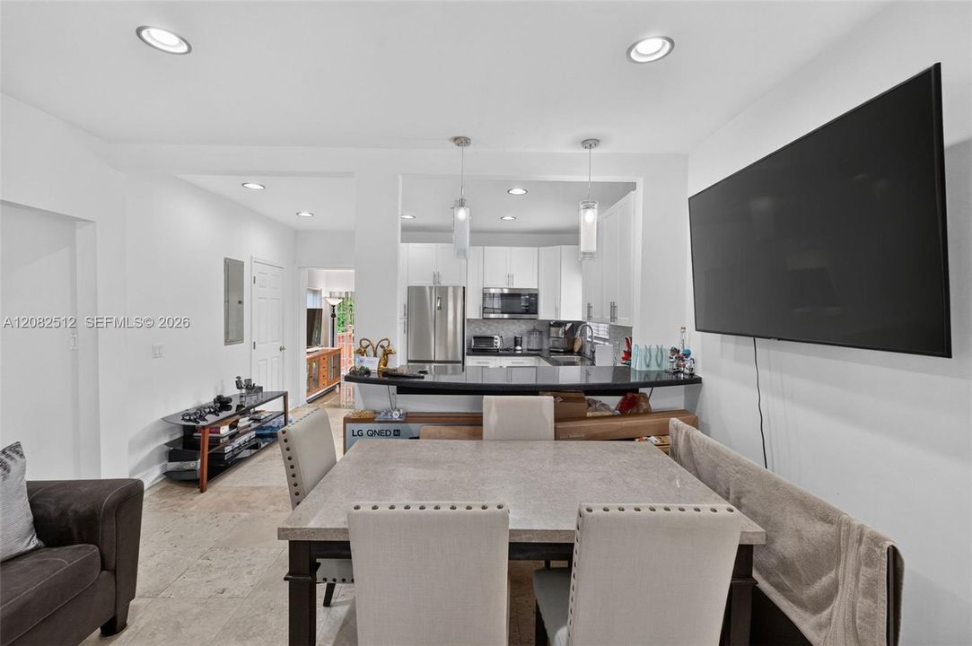 En Venta: $750,000 (3 camas, 2 baños, 1282 Pies cuadrados)