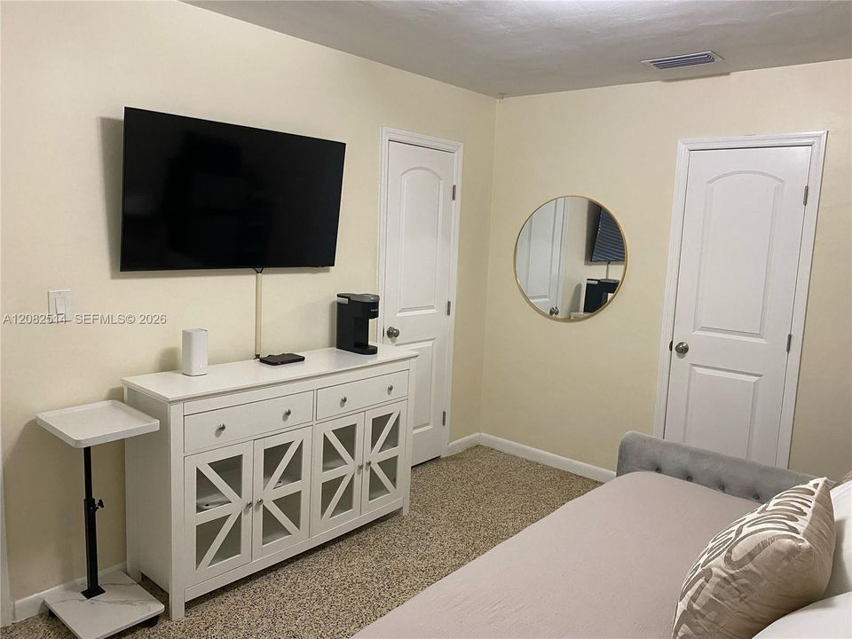 For Rent: $1,200 (1 beds, 1 baths, 0 Square Feet)