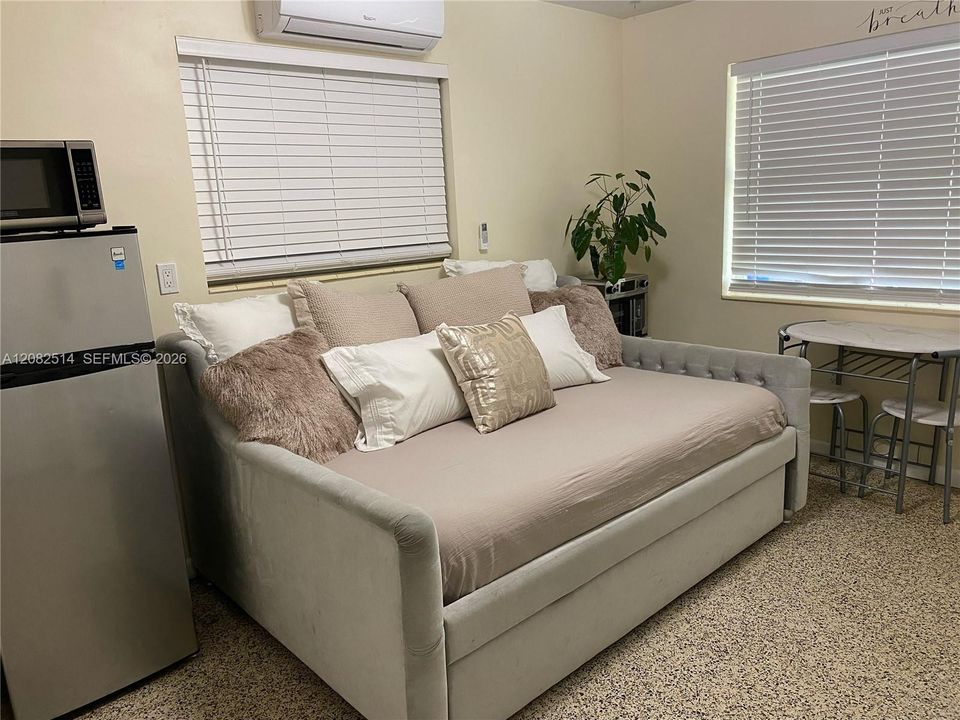For Rent: $1,200 (1 beds, 1 baths, 0 Square Feet)
