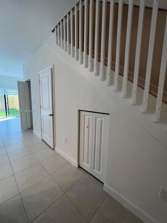 For Sale: $445,000 (3 beds, 2 baths, 1393 Square Feet)