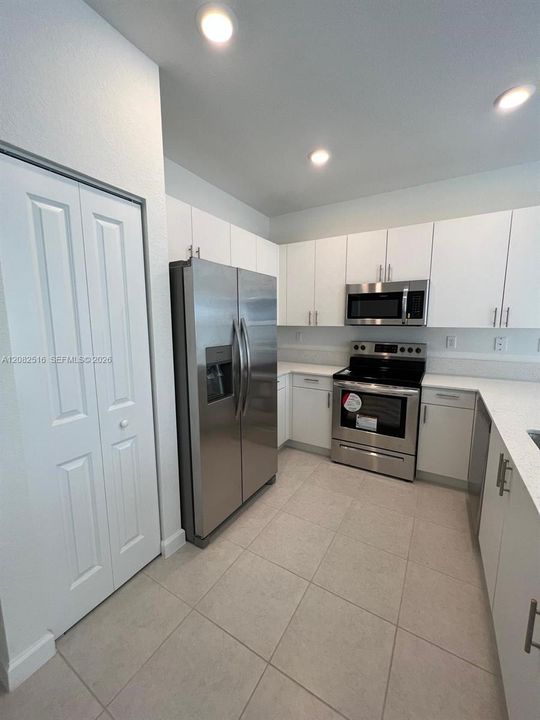For Sale: $445,000 (3 beds, 2 baths, 1393 Square Feet)