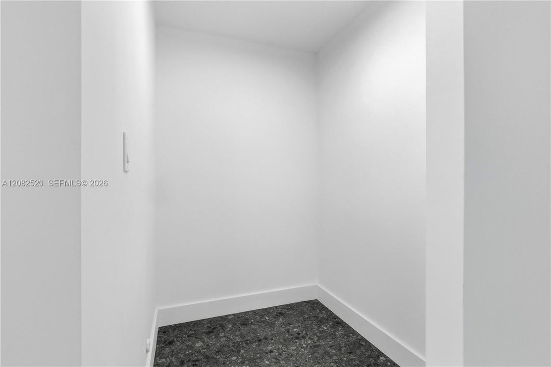 В аренду: $2,200 (2 спален, 1 ванн, 600 Квадратных фут)