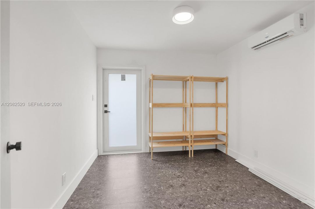 В аренду: $2,200 (2 спален, 1 ванн, 600 Квадратных фут)